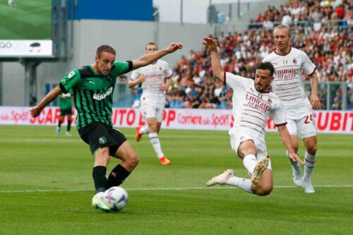 l'agente di Frattesi e Tonali nella sede del Sassuolo