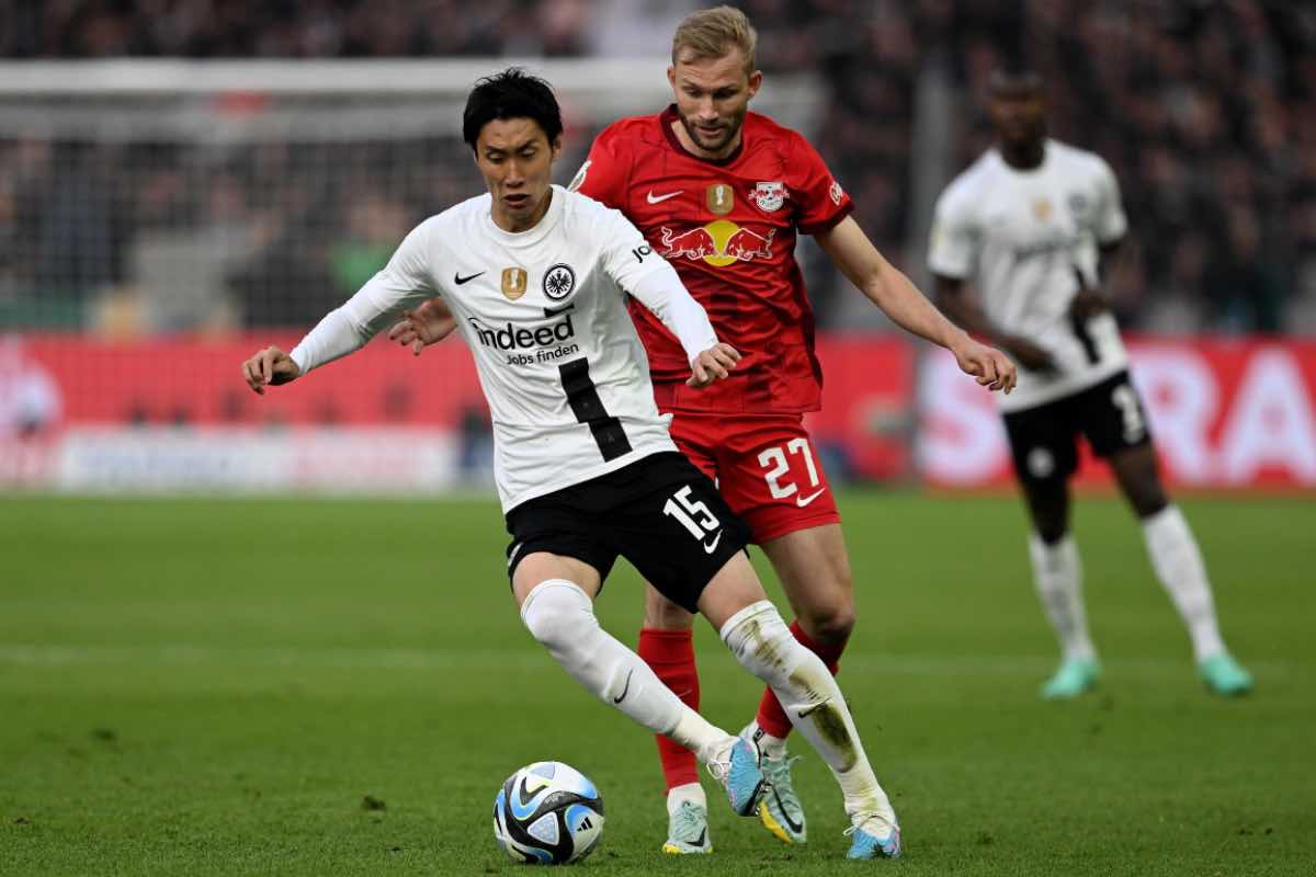 Kamada protegge palla