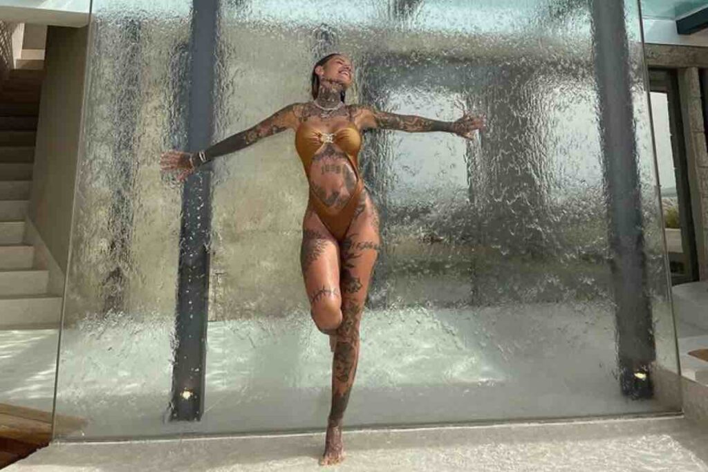 Zoe Cristifoli esce dall'acqua e fa impazzire i followers: corpo fantastico