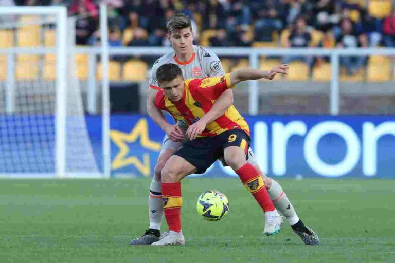 Colombo vicino al Cagliari