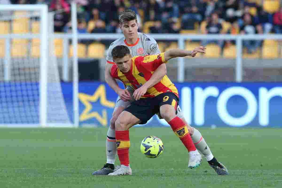 Colombo vicino al Cagliari