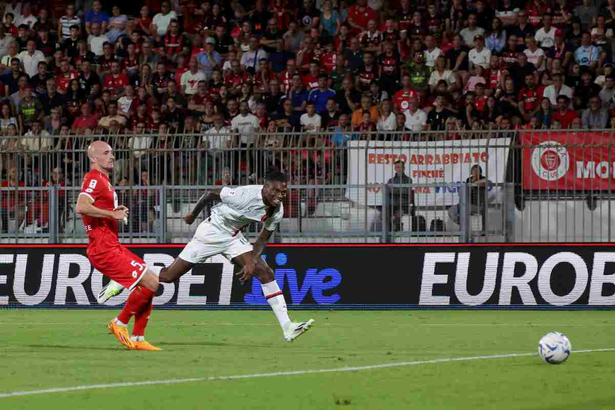 Leao-prende-la-10-SpazioMilan-15-08-2023-_-ANSAFOTO