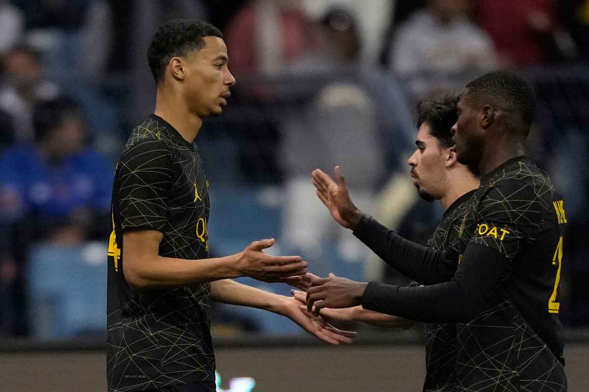 Il Milan lavora per Ekitike