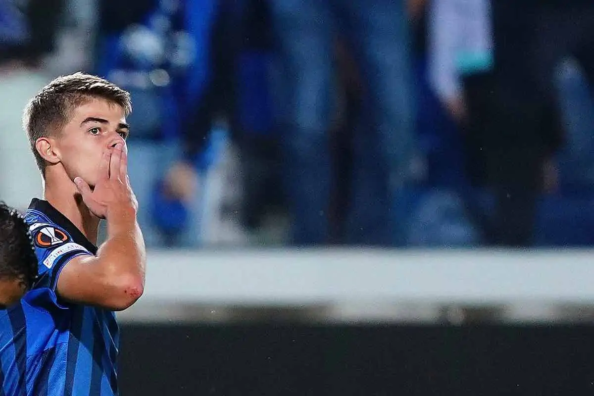 De Ketelaere, gol in Europa League e messaggio al Milan: l’esultanza del belga