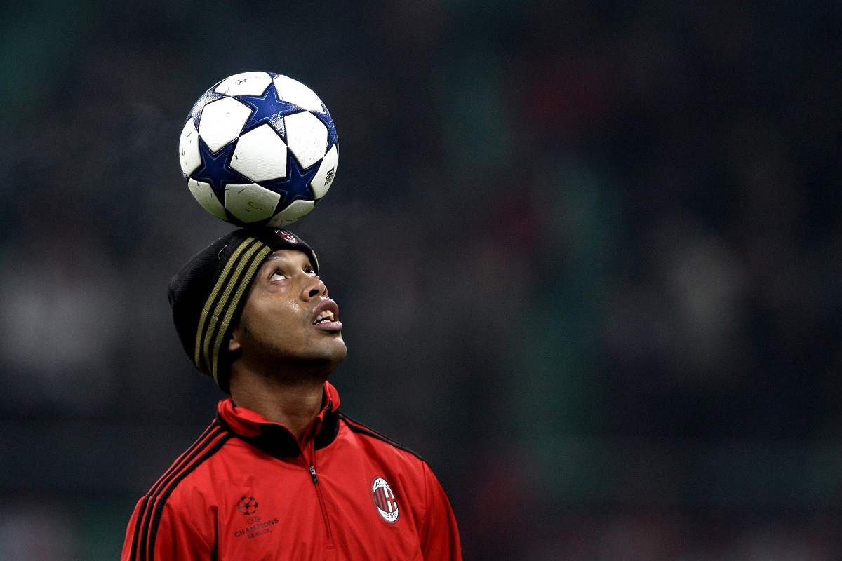 Ronaldinho da brividi: "Vestire la maglia del Milan un sogno, ricordo ogni istante"