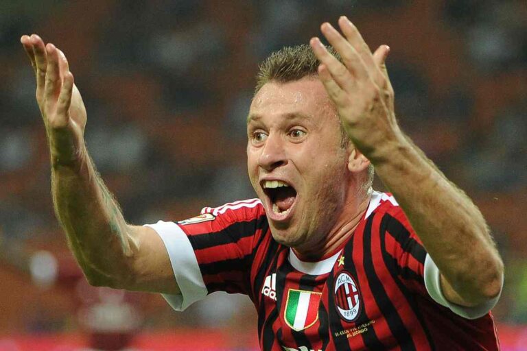 Cassano critica Leao