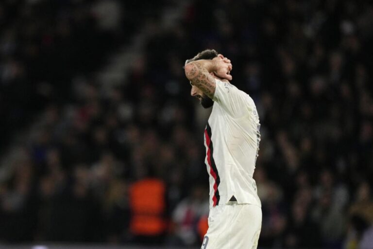 Giroud, il dato inquietante che preoccupa il Milan