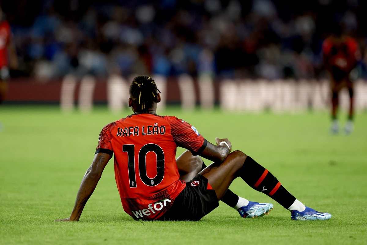 Infortunio Leao, ecco quante gare salta l'attaccante