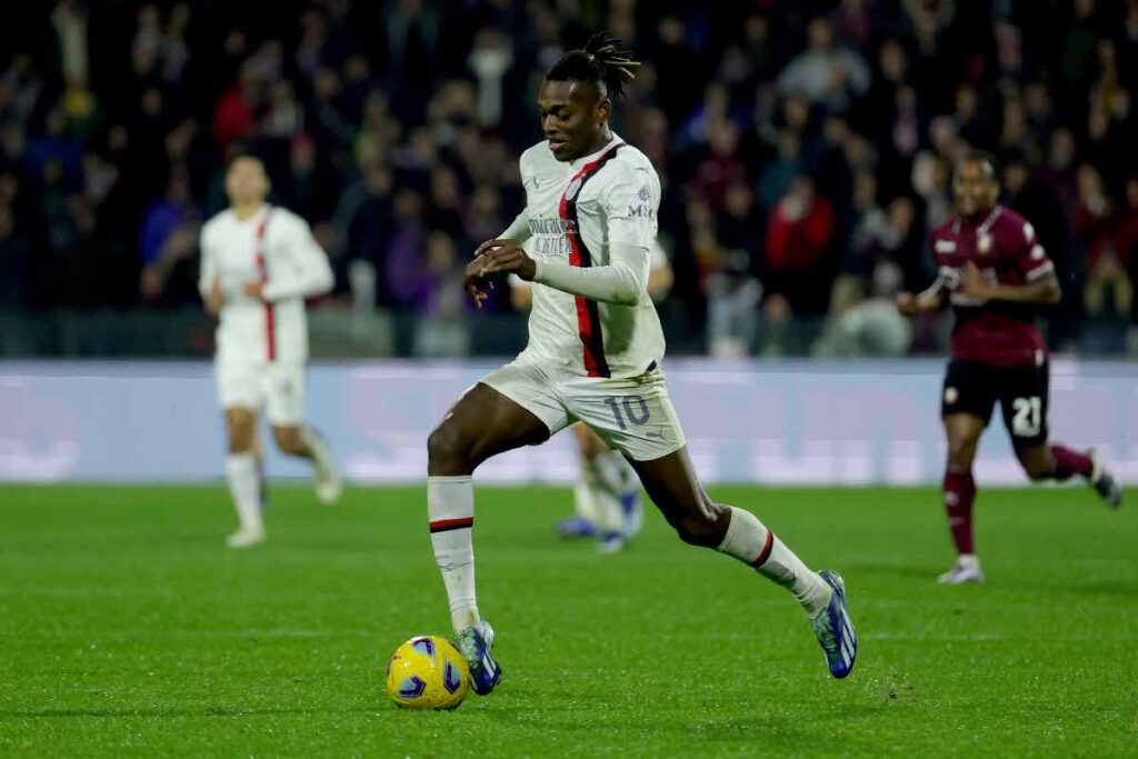La Curva Sud si schiera con Leao