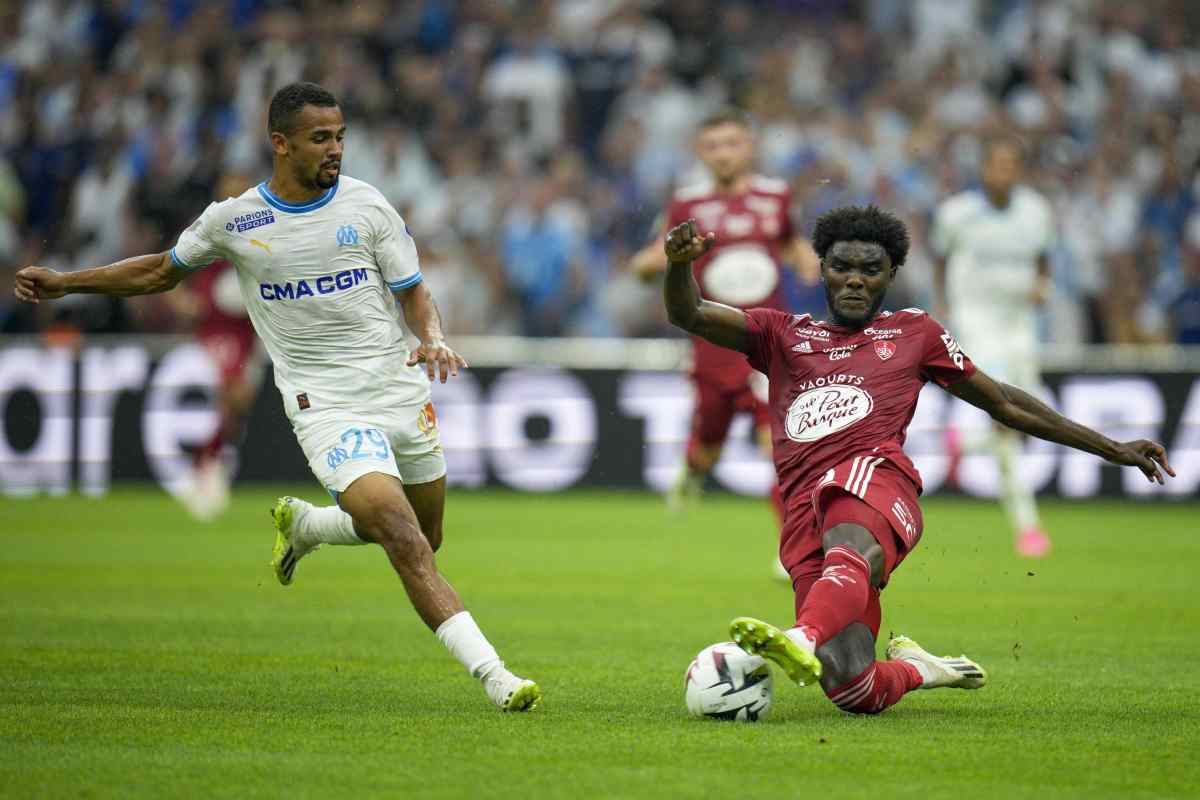 Milan. anche il Napoli su Brassier