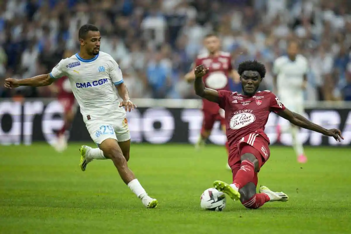 Milan. anche il Napoli su Brassier