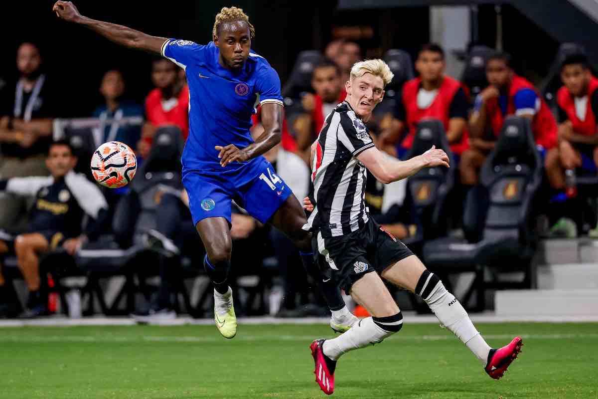 Milan, sgambetto all’Inter: nome nuovo per la difesa