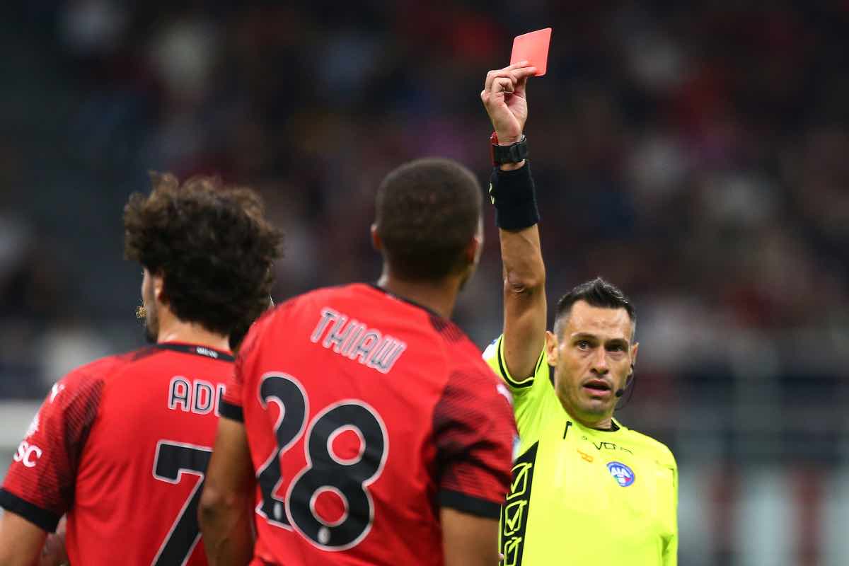 Milan record cartellini rossi