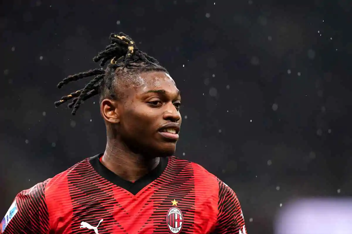 cambia il futuro di Leao