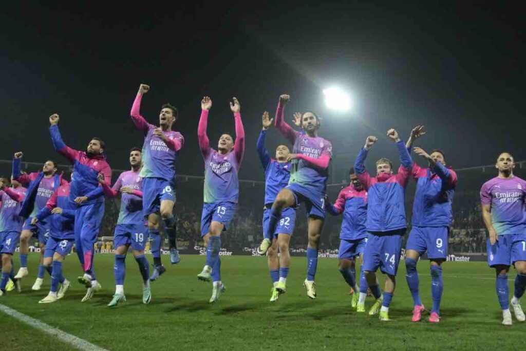 "Guardo i video di Van Basten": il rossonero fa emozionare i tifosi