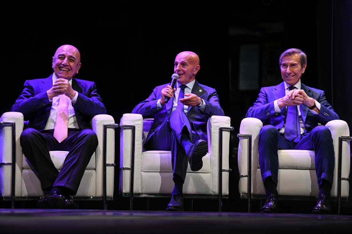 L'ex dirigente rossonero a gamba tesa