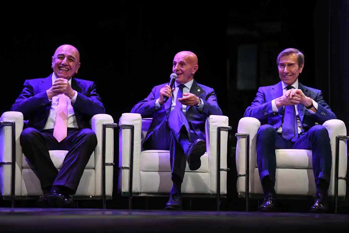 L'ex dirigente rossonero a gamba tesa