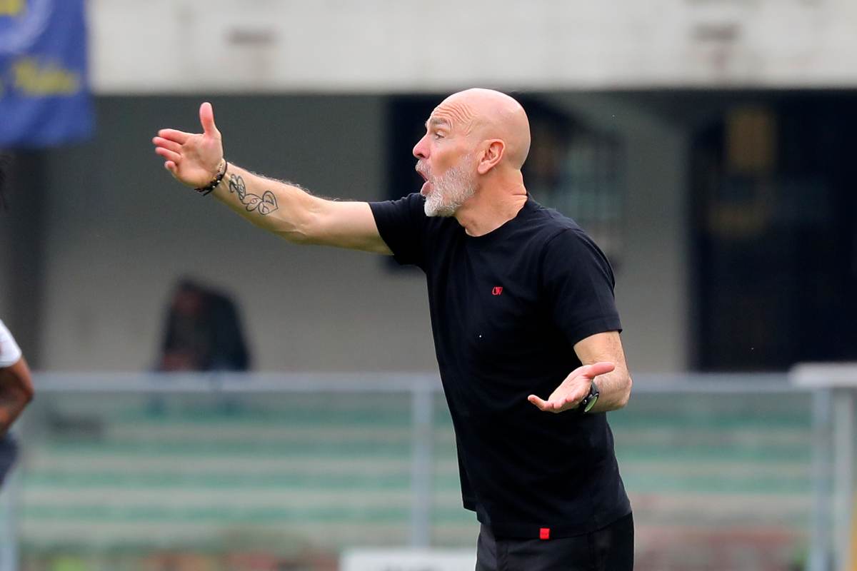 Pioli sorride in allenamento