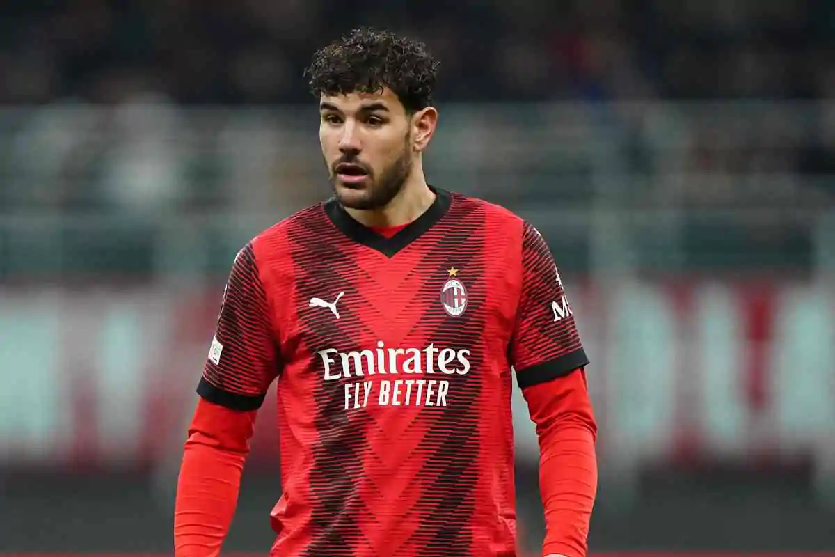 Siparietto tra Theo Hernandez ed il figlio nel prepartita