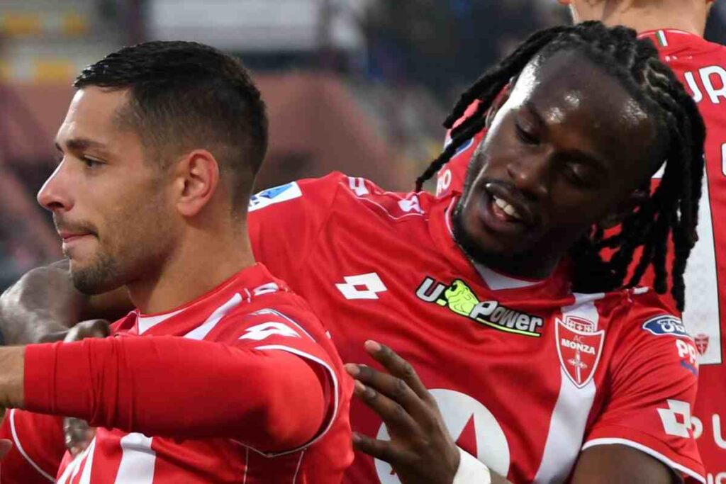 Caprari e Bondo esultano con il Monza