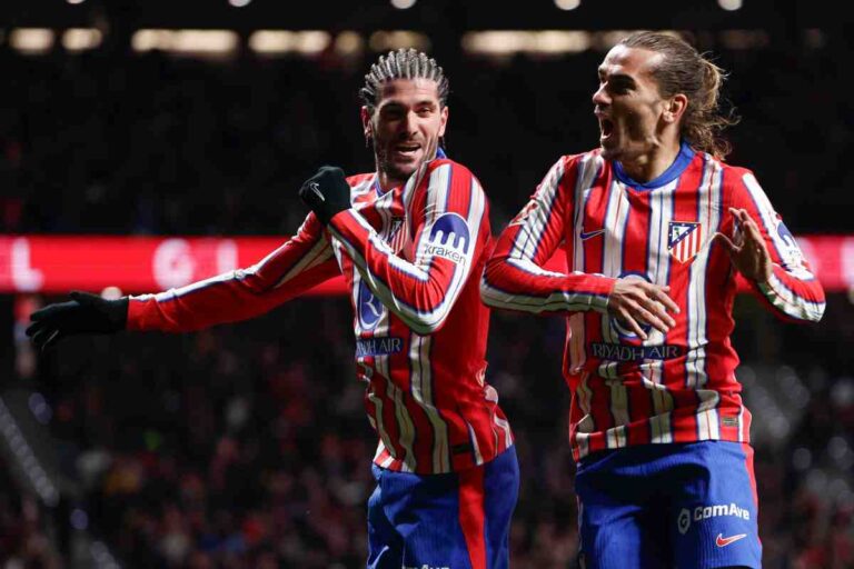 De Paul e Griezmann esultano con l'Atletico Madrid
