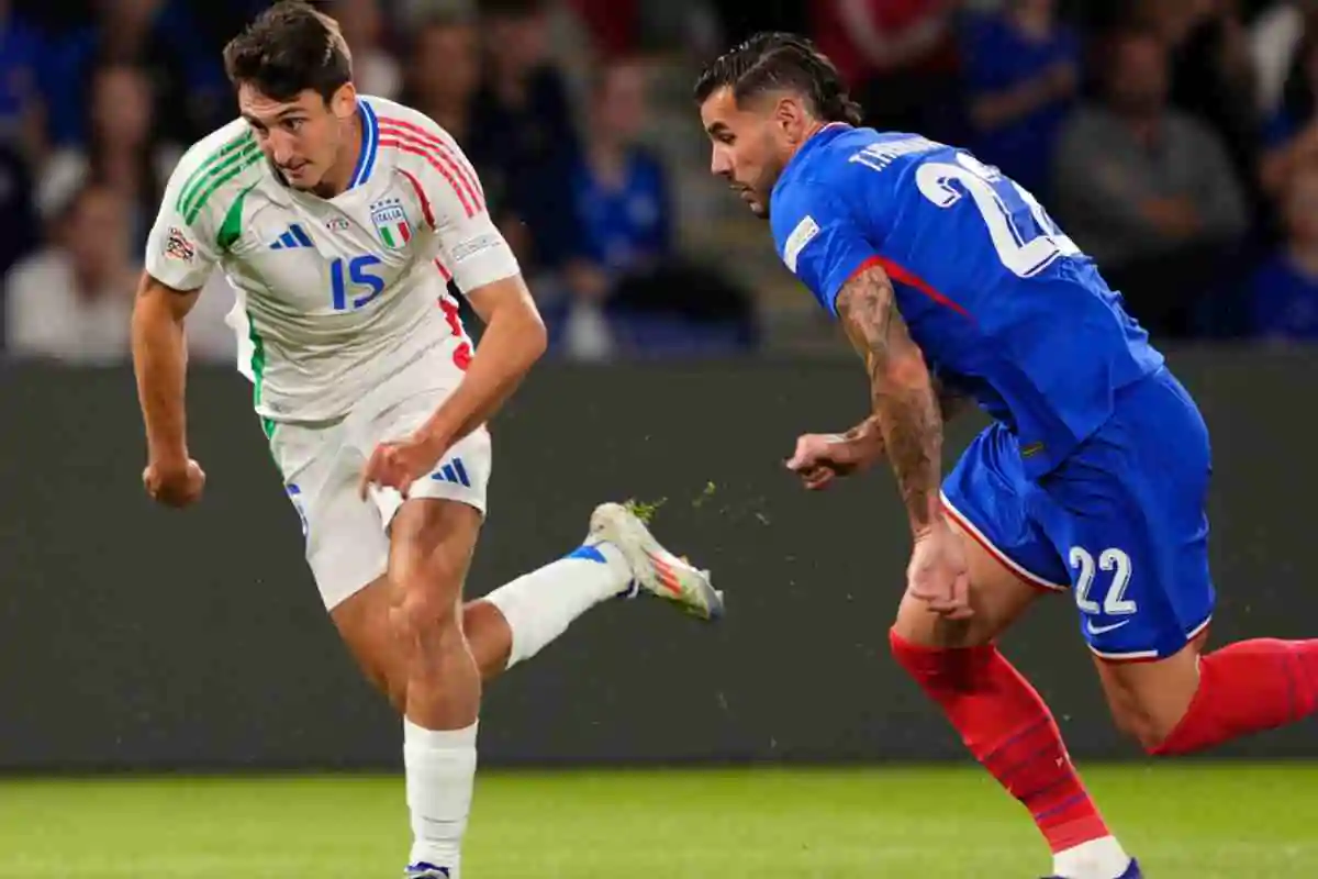 Cambiaso e Theo Hernandez durante Italia-Francia