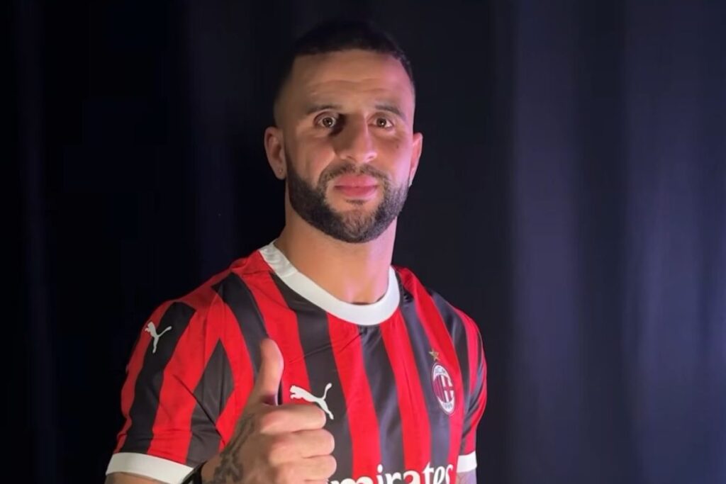 Walker con la maglia del Milan