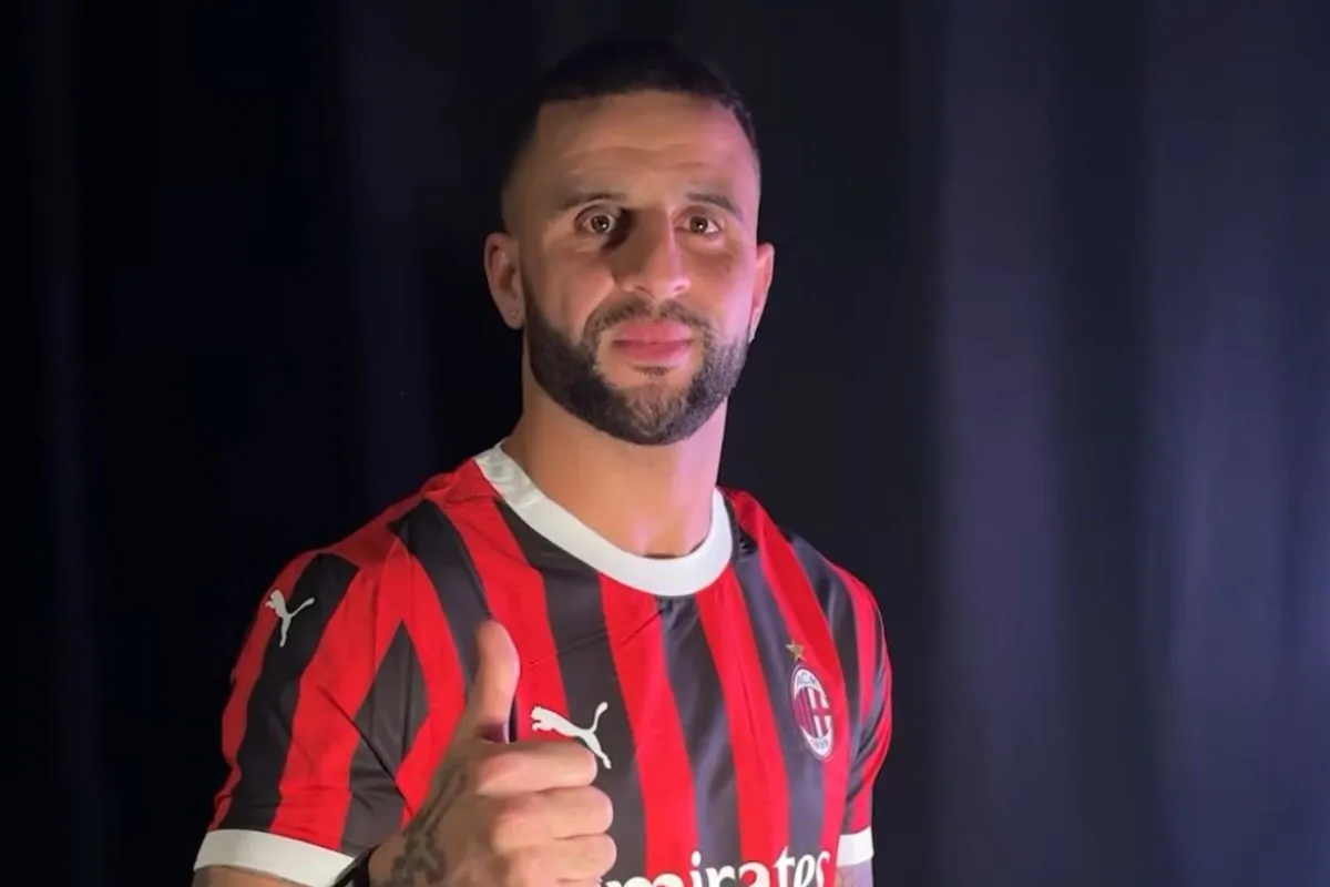 Walker con la maglia del Milan
