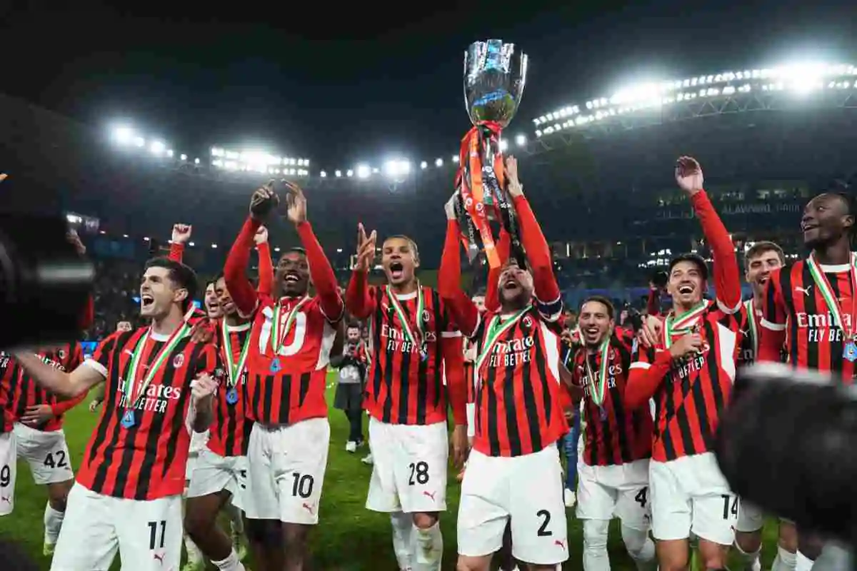 Il Milan alza la Supercoppa