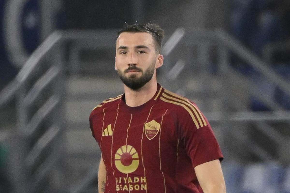 Cristante con la maglia della Roma
