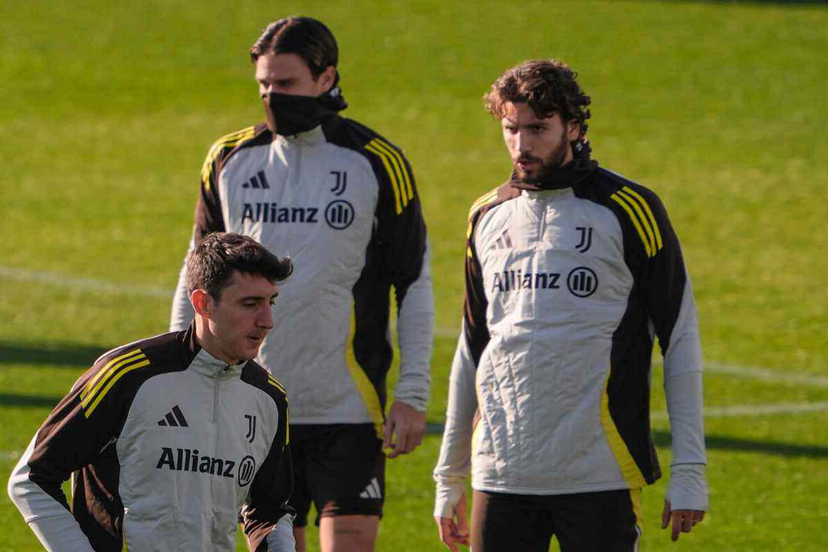 Fagioli Locatelli e Cambiaso in allenamento con la Juventus