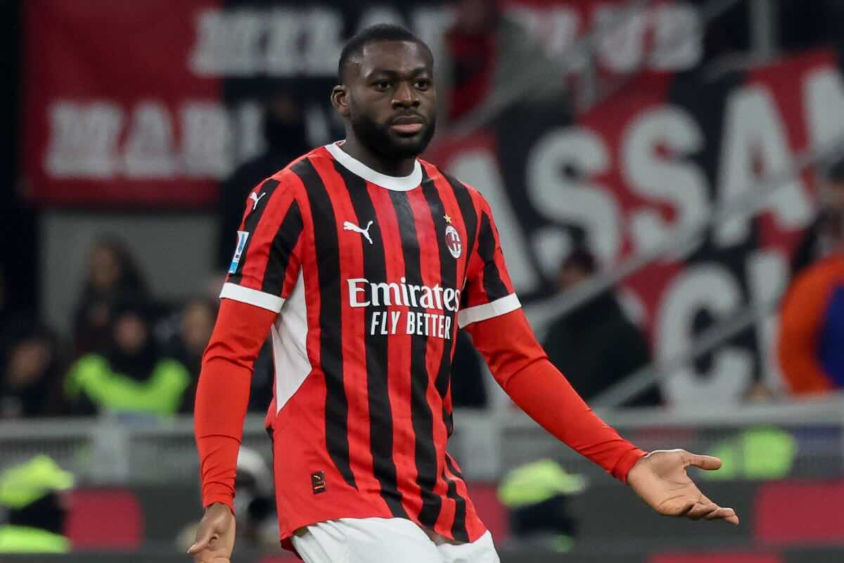 Fofana centrocampista del Milan durante una partita