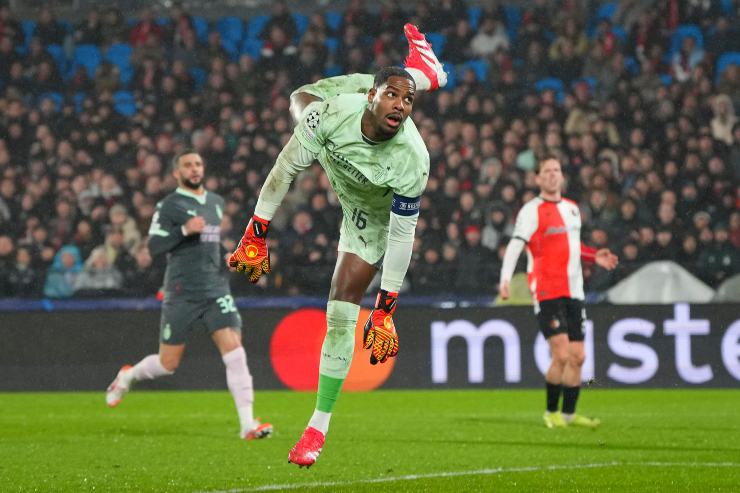Maignan contro il Feyenoord