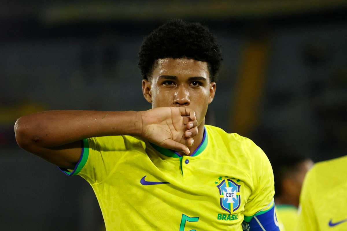 Santos esulta dopo una rete