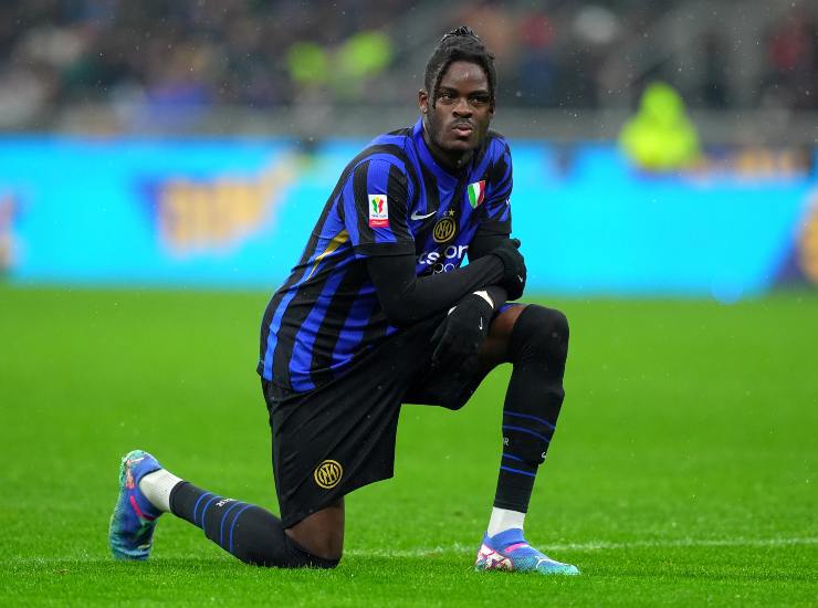 Bisseck inginocchiato in campo