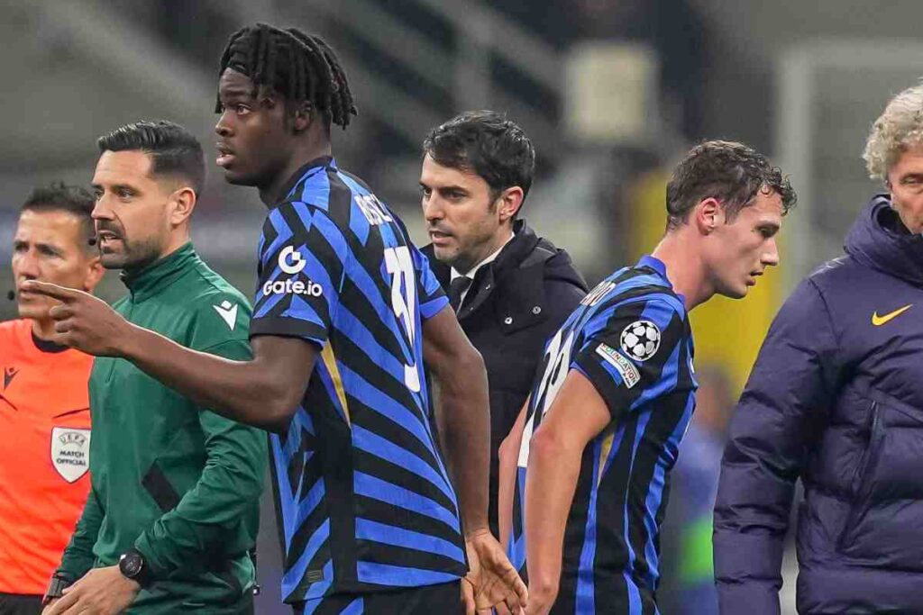 Bisseck e Pavard durante un cambio