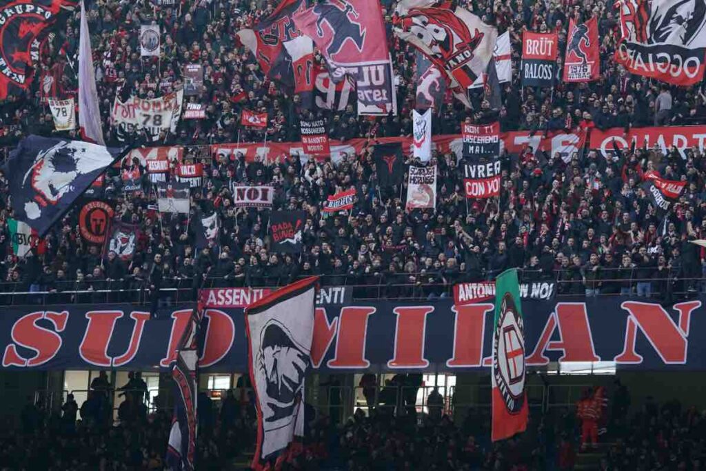 Curva Sud, duro comunicato