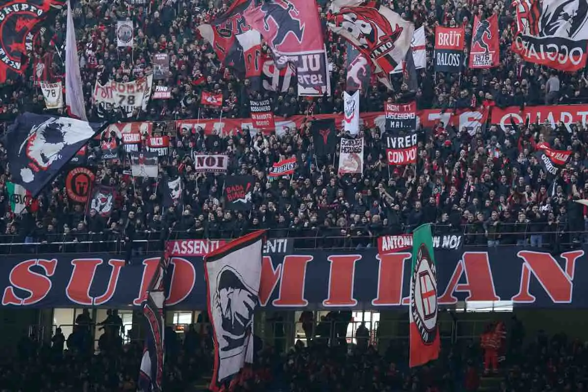 Curva Sud, duro comunicato