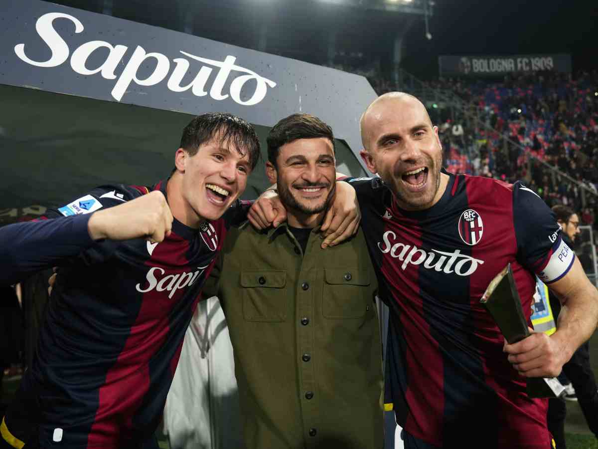 Fabbian insieme ad altri compagni