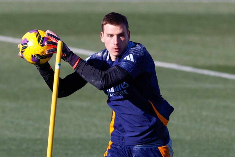 Lunin durante un allenamento