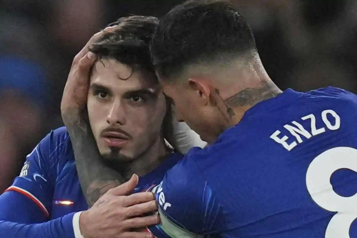 Pedro Neto ed Enzo Fernandez al Chelsea