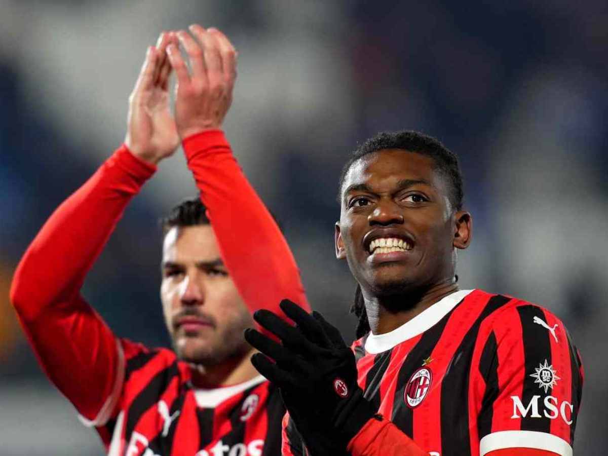Theo Hernandez e Leao applaudono