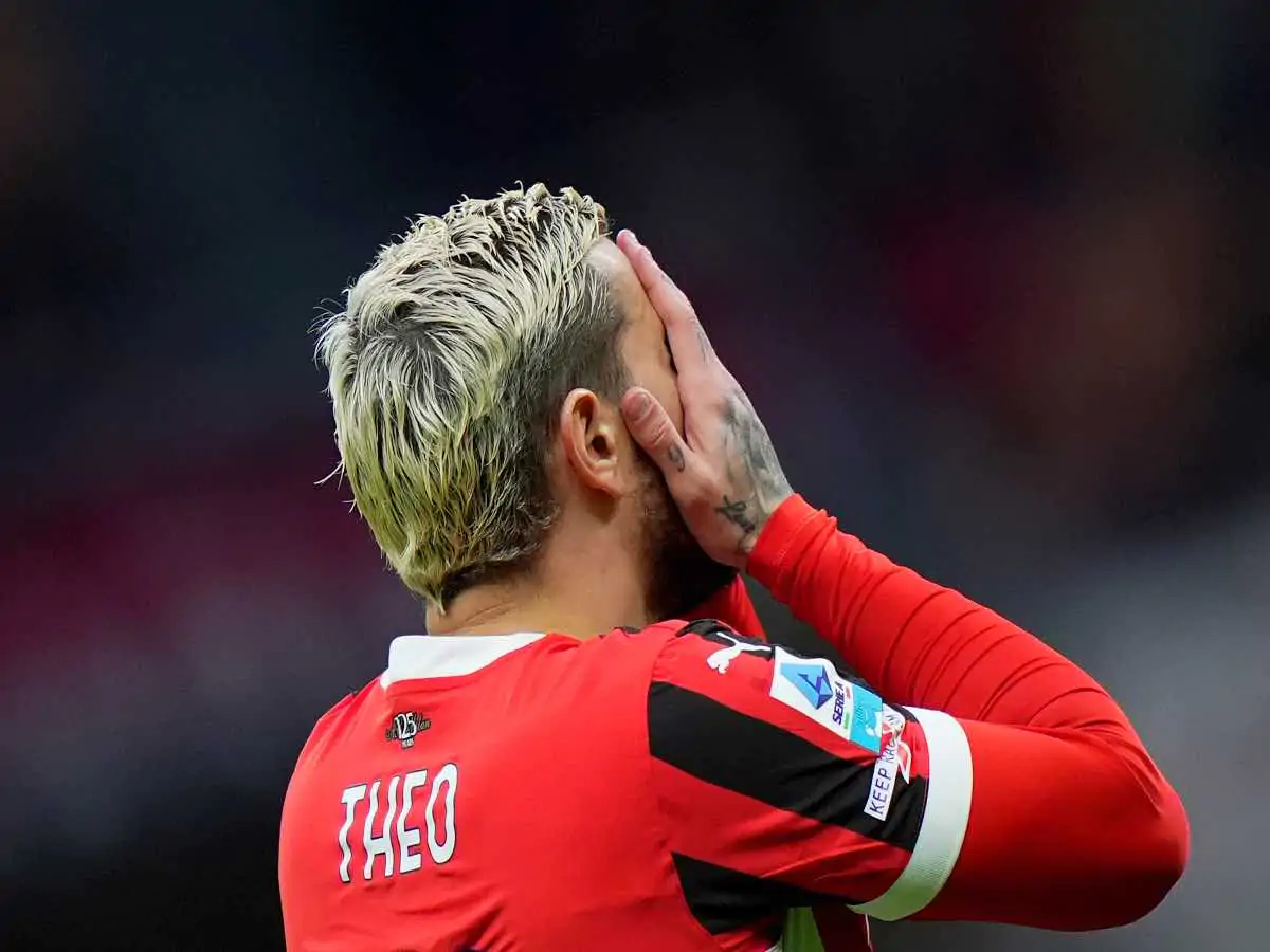 Theo Hernandez ai saluti