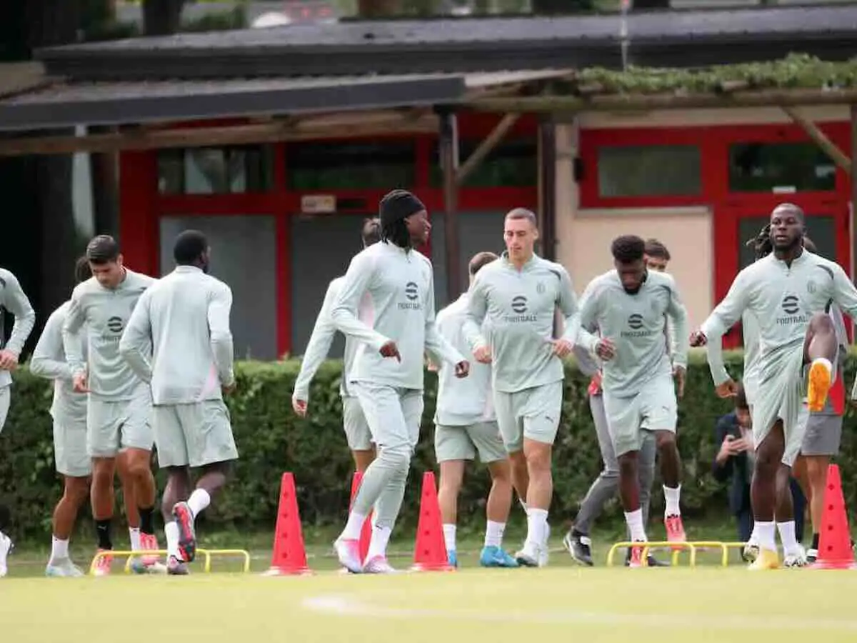 I giocatori del Milan si allenano a Milanello