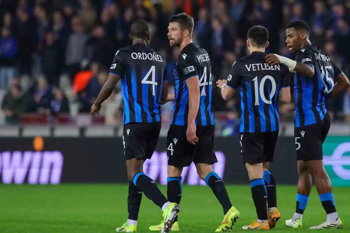 Ordonez insieme ai compagni del Brugge