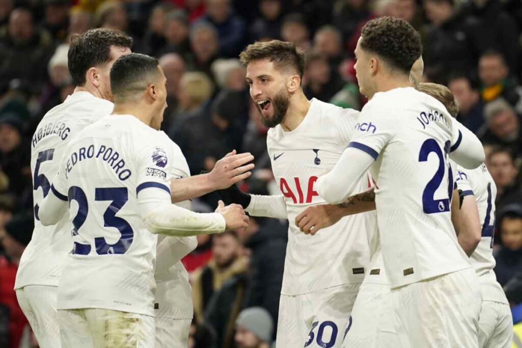 Tottenham esulta