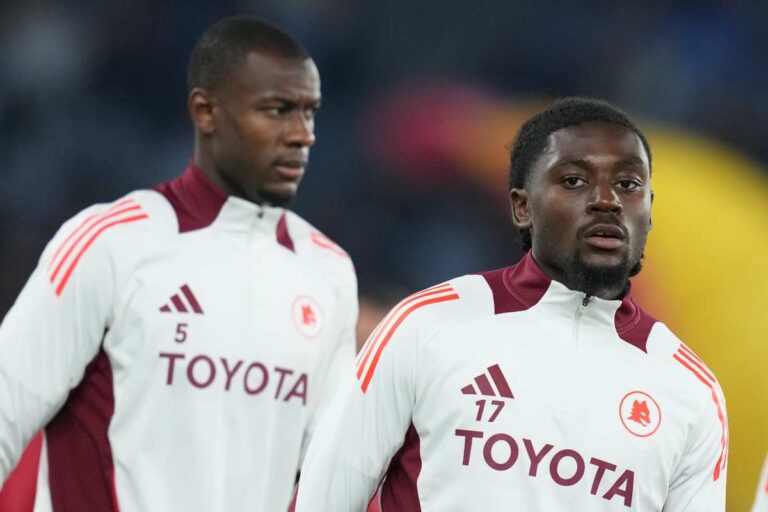 Ndicka e Kone durante il riscaldamento