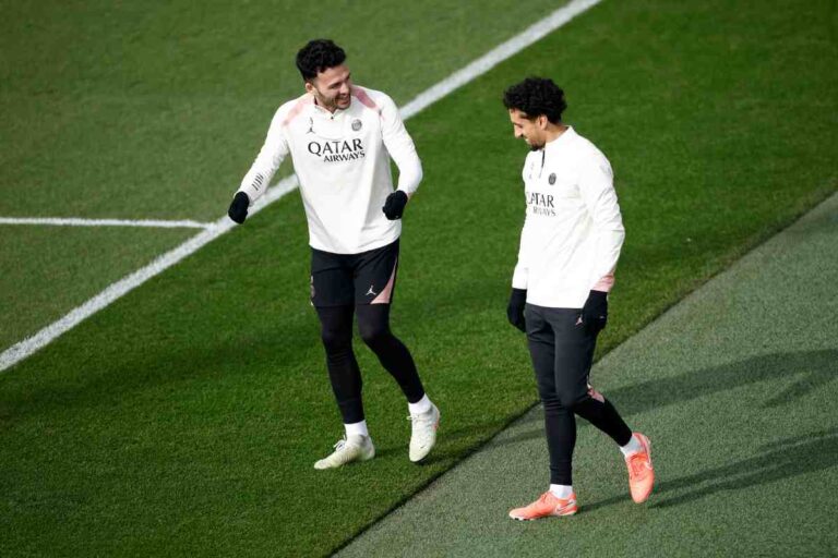 Marquinhos e Ramos durante un riscaldamento