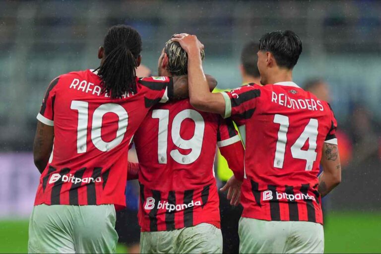 Leao, Theo e Reijnders esultano