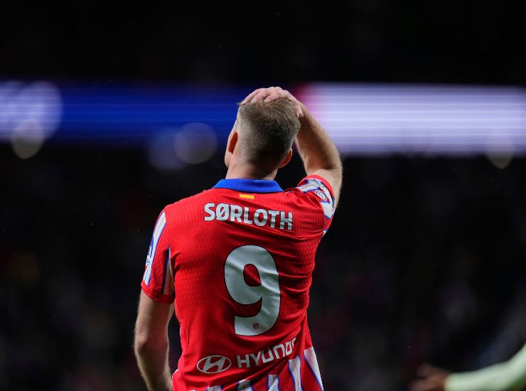 Sorloth con le mani in testa